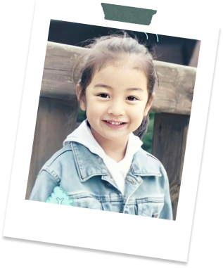 A childhood photo of Jihyo